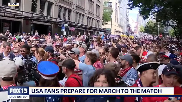USA- Australia fans
